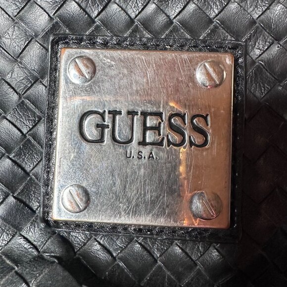 Vintage Guess Black Woven Faux Leather Hobo Shoulder Bag With Metal Logo Plate - Picture 2 of 14